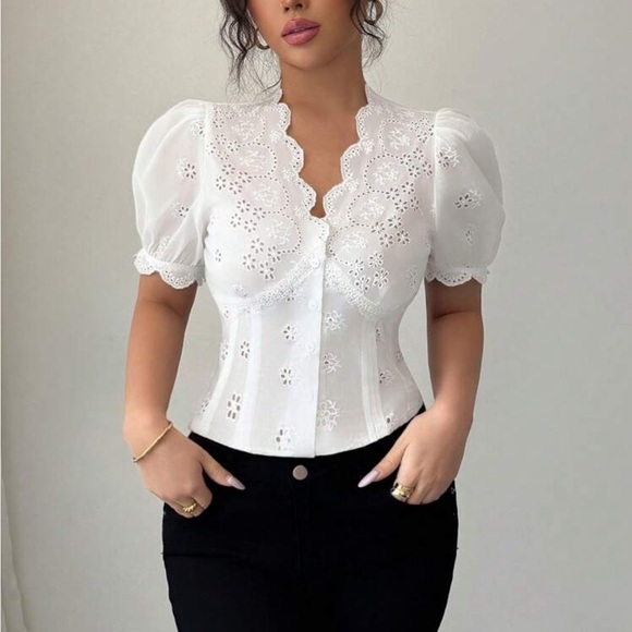 Boho white embroidered mesh insert V neck blouse - Picture 5 of 6